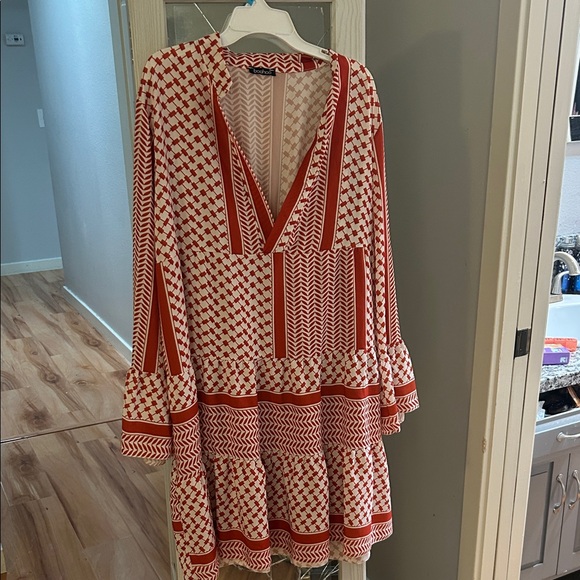 Boohoo Red and White Geometric Long Sleeve Dress - Picture 1 of 7